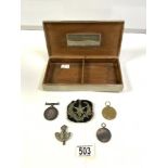 SILVER-PLATED CIGARETTE BOX WITH WW1 MEDALS (M-274399) PTE W.B WOOLEY A.S.C WITH BADGES