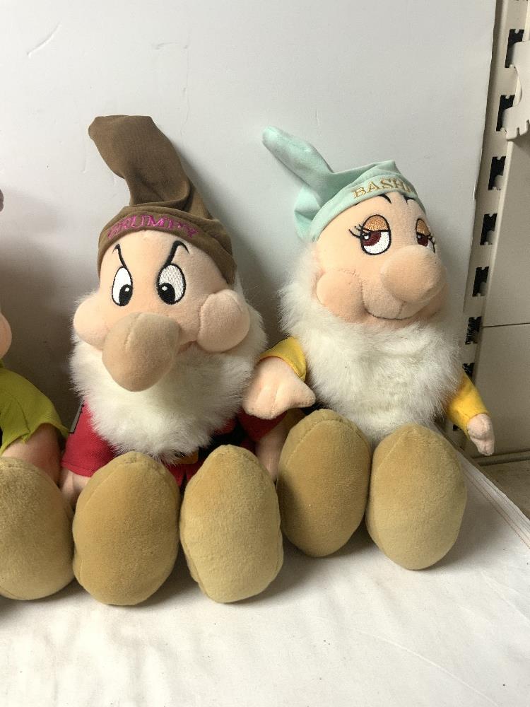 WALT DISNEY SEVEN DWARFS SOFT TOYS. - Image 4 of 5