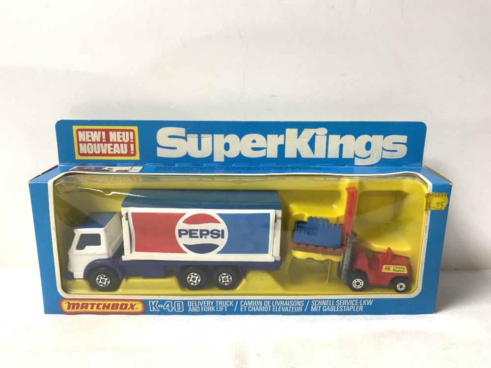 MATCHBOX PEPSI DELIVERY TRUCK AND FORK LIFT IN BOX, MATCHBOX 7 UP TANKER IN BOX, AND THREE OTHERS IN - Image 3 of 3