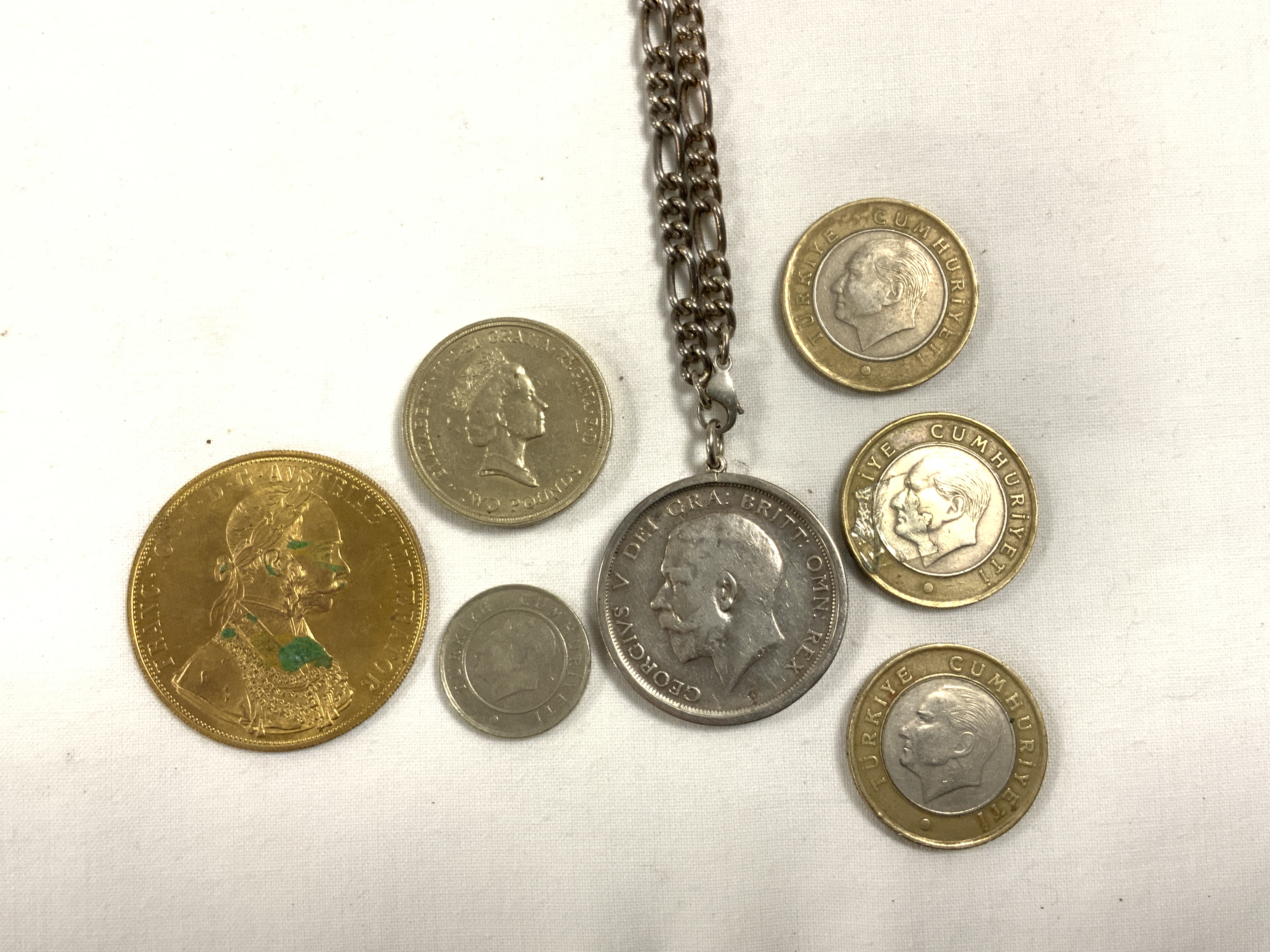 MIXED COINAGE INCLUDES CROWN MEDALLION WITH HALLMARKED SILVER CHAIN AND MORE - Image 2 of 3