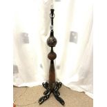 IRON BASED AFRICAN LAMP STAND, 11`4 CMS.