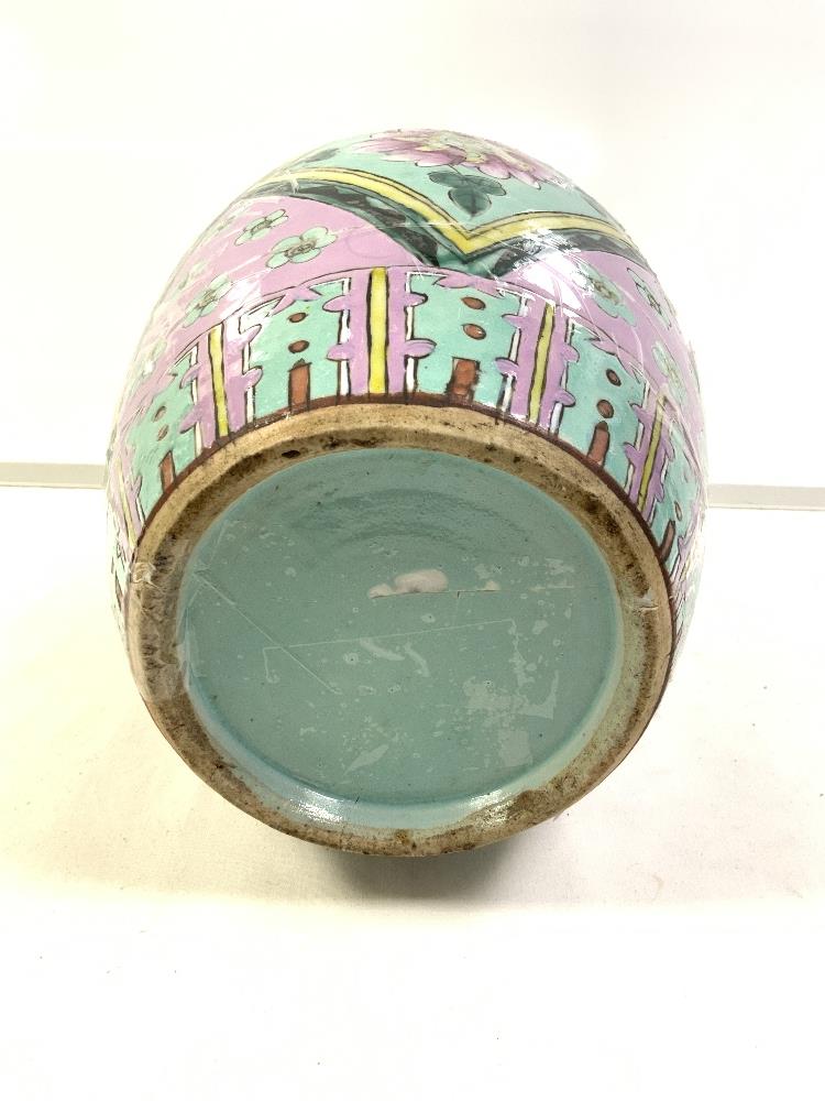 CHINESE OVOID GINGER JAR AND COVER. COMPLETELY BROKEN AND TAPED TOGETHER! 30 CMS. - Image 4 of 4