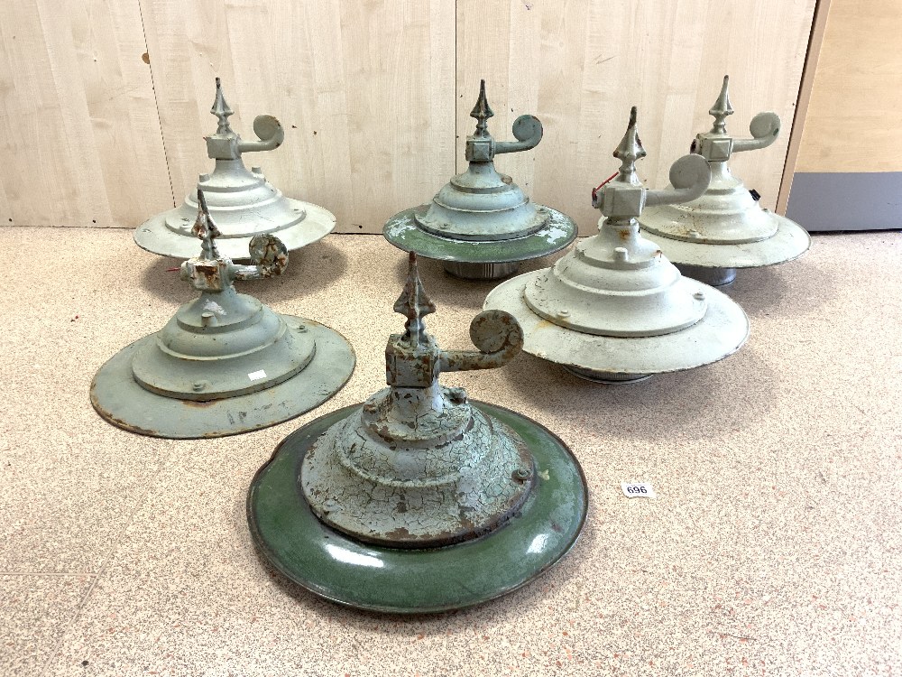 SIX VICTORIAN IRON STREET LAMP POST TOPS WITH ENAMEL SHADES FROM BRIGHTON AND HOVE - Image 3 of 4