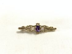 375 GOLD WITH PEARLS AND SINGLE AMETHYST STONE BROOCH