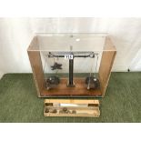 PERSPEX AND WOOD CASED STUDENT BALANCED SCALES WITH WEIGHTS 40 X 35 CM