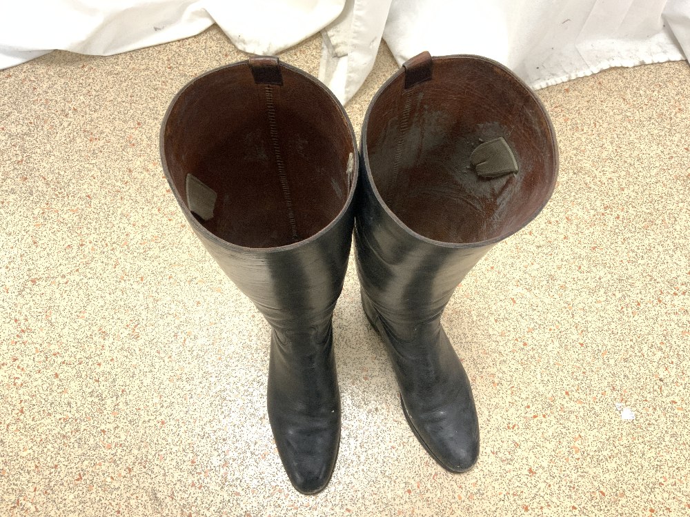 PAIR OF BLACK LEATHER BOOTS WITH VINTAGE WOODEN LASTS - Image 7 of 9