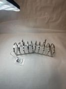 PAIR OF HALLMARKED SILVER 4-DIVISION TOAST RACKS DATED 1931 BY ADIE BROTHERS 7.5CM 137 GRAMS