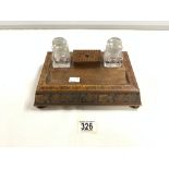 VICTORIAN DESK INK STAND IN TUNBRIDGE WARE ( CHIPS TO GLASS ) ON BUN FEET 26 X 18 CM