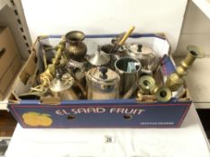 A QUANTITY OF SILVER PLATED ITEMS, AND BRASS CANDLESTICKS.