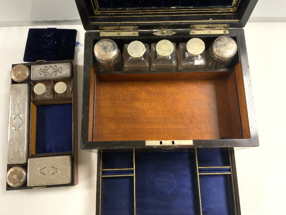 SUPERB EXAMPLE VICTORIAN ENGLISH TRAVELLING VANITY CASE IN COROMANDEL WOOD AND DECORATED IN MOTHER - Image 5 of 6