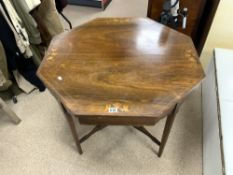 EDWARDIAN ROSEWOOD OCCASIONAL TABLE DECORATED WITH BOX WOOD INLAY