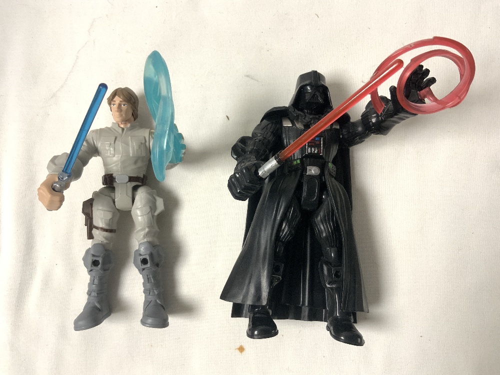 QUANTITY OF STAR WARS FIGURES/MODELS - DARTH VADER, MILLENIUM FALCON, STAR FIGHTER AND MORE. - Image 4 of 7