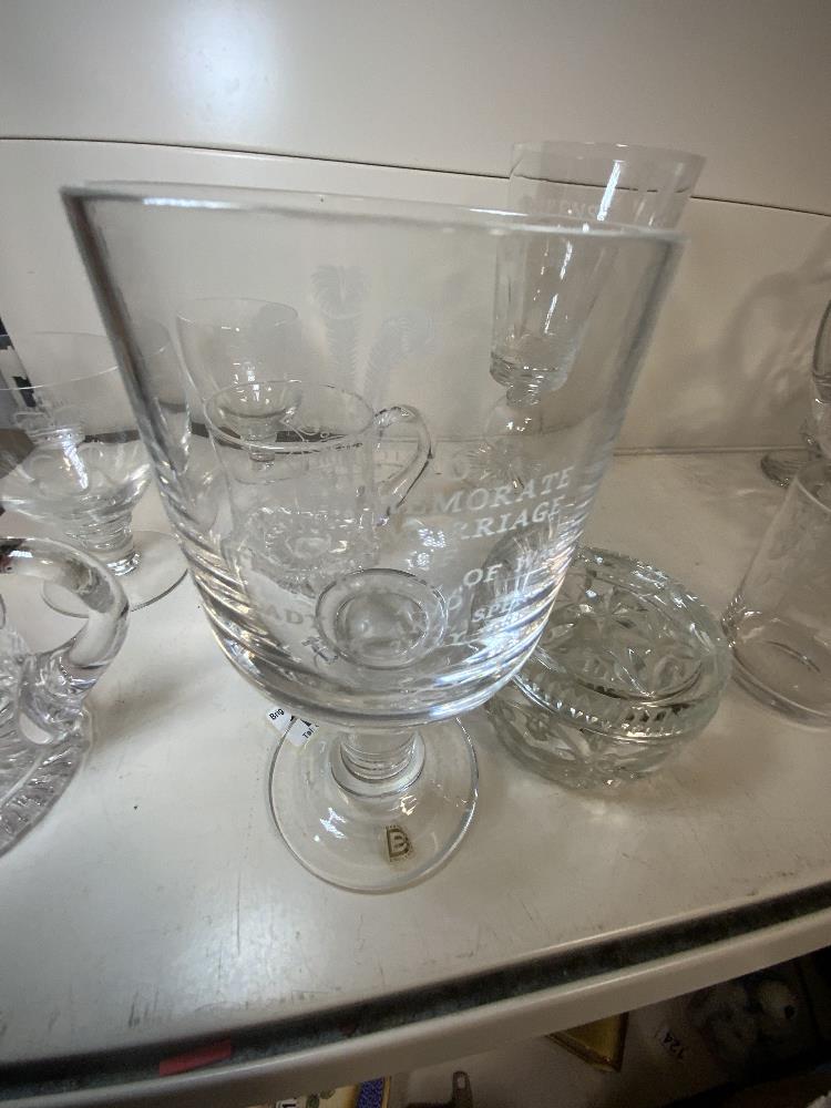 ROYAL BRIERLEY CRYSTAL GLASS SILVER JUBILEE ENGRAVED GOBLET, DARTINGTON GLASS CHARLES AND DIANA - Image 3 of 4
