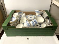 A COALPORT REVELRY PATTERN DINNER AND TEA SET, APPROX 90 PIECES.