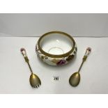 WEDGEWOOD ETRURIA PATTERN PORCELAIN SALAD BOWL AND SERVERS. A/F.