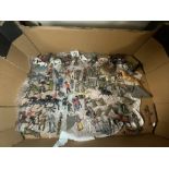QUANTITY OF LEAD TOY MILITARY FIGURES.