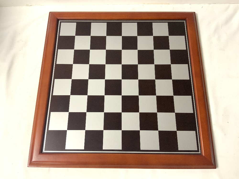 MILITARY FIGURE CHESS PIECES AND BOARD. - Image 3 of 3