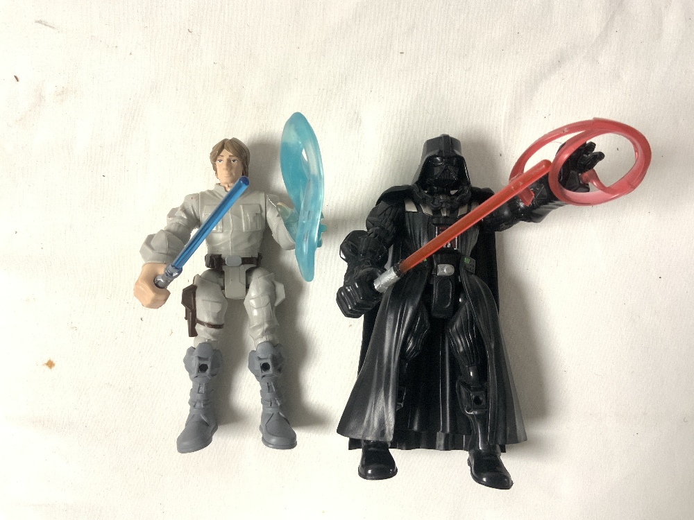 QUANTITY OF STAR WARS FIGURES/MODELS - DARTH VADER, MILLENIUM FALCON, STAR FIGHTER AND MORE. - Image 5 of 7