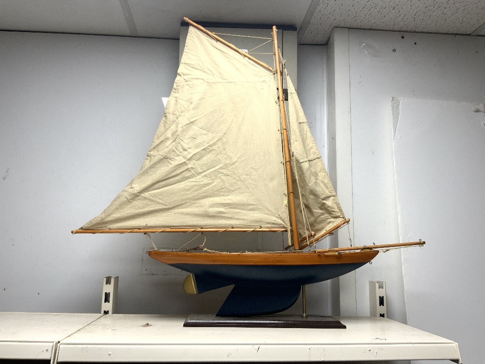 LARGE WOODEN POND YACHT WITH CANVAS SAILS 83CM - Image 4 of 4