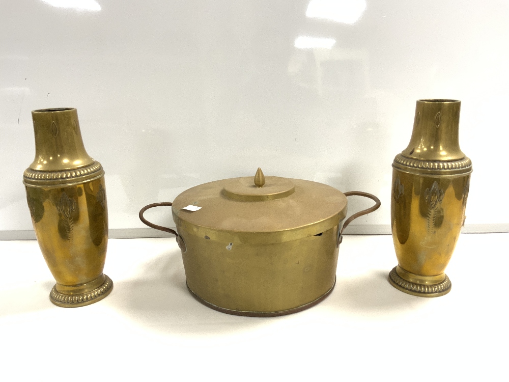 BRASS ART NOUVEAU STYLE VASES BY DAALDEROP OF HOLLAND 25.5CM WITH A BRASS PAN AND A COPPER WALL - Image 3 of 4