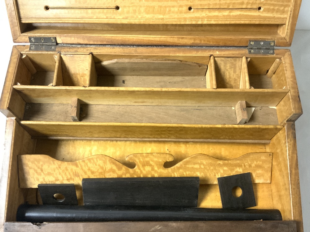 VICTORIAN SATINWOOD FOLDING WRITING BOX, WITH EBONY FITTINGS AND SECRET DRAWERS!. - Image 5 of 8