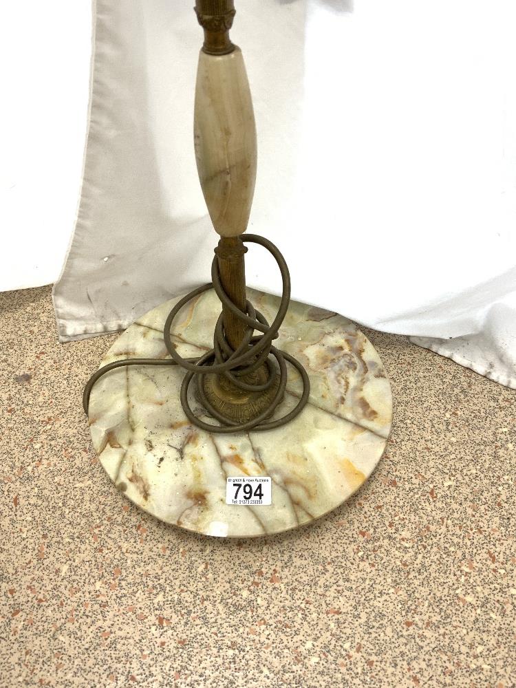 VINTAGE BRASS AND ONYX STAND LAMP WITH SHADE 160 CM - Image 4 of 5