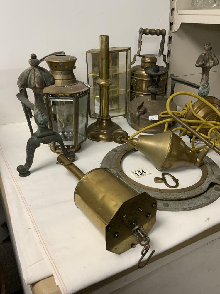 A VINTAGE BRASS BLOW LAMP, BRASS LANTERN, PAIR FIRE DOGS AND OTHER BRASSWARE. - Image 4 of 4