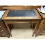 LATE VICTORIAN OAK SINGLE DRAWER WRITING TABLE ON TURNED LEGS, 76X40X74 CMS.