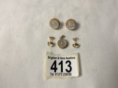 TWO PAIRS OF 375 HALLMARKED MOONSTONE SET EARRINGS, AND A PENDANT.