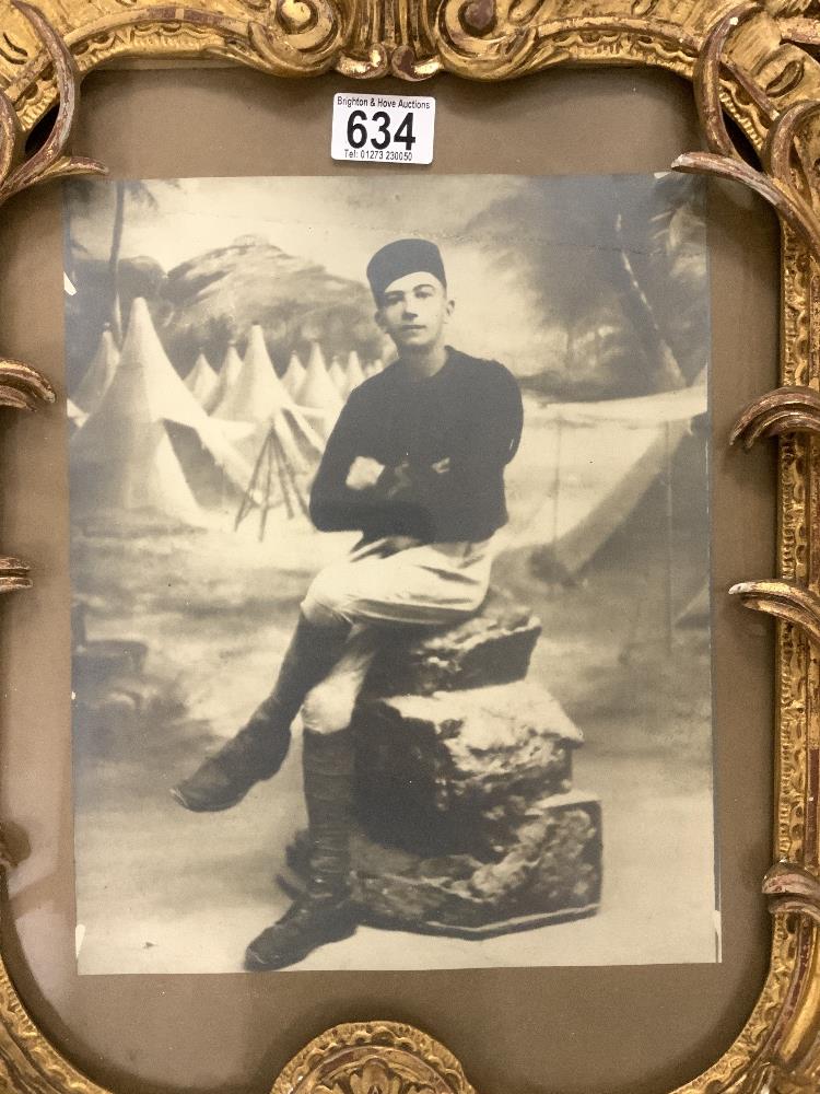 PHOTOGRAPH OF A SOLDIER IN OAK FRAME WITH ORNATE GILT SURROUND, 50X60 CMS.4 - Image 2 of 5