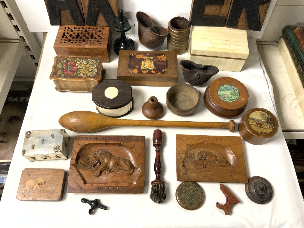 QUANTITY WOODEN TRINKET BOXES, A WOODEN CLUB AND AN EBONY MANICURE STAND. - Image 2 of 4