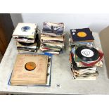 LARGE QUANTITY OF SINGLES AND ALBUMS, BEATLES, LOU REED AND 70'S AND MORE