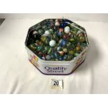 QUANTITY OF LOOSE VINTAGE MARBLES.