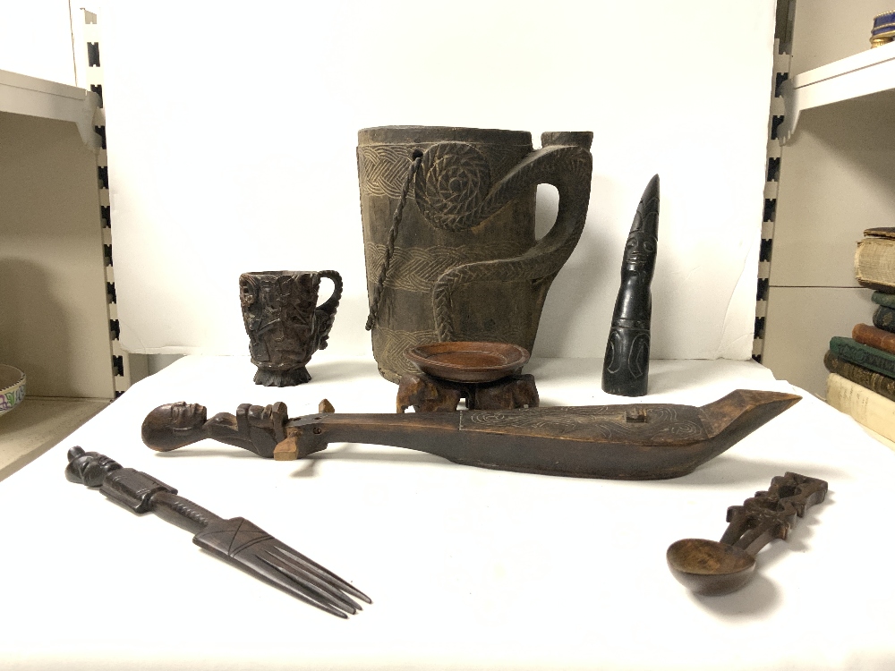 A VINTAGE CARVED WOODEN AFRICAN BUCKET, CARVED WOODEN CUP, AFRICAN WOODEN INSTRUMENT ETC. - Image 2 of 4