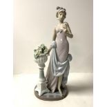 LLADRO FIGURE - " TOUCH OF CLASS " [WITH MINOR CHIPS TO HAIR]; 36 CMS.