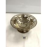 HALLMARKED SILVER BOWL DATED 1905 BY MARTIN HALL & CO 25CM DIAMETER 426 GRAMS