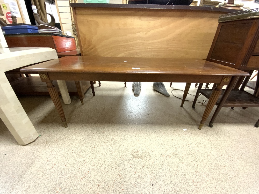 ROSEWOOD COFFEE TABLE ON FLUTE AND BRASS LEGS 120 X 48CM - Image 2 of 3