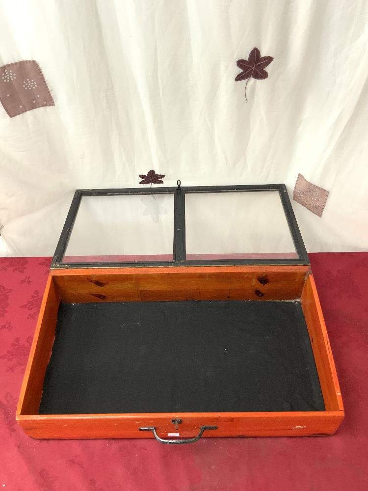 VINTAGE WOODEN AND PERSPEX TABLE TOP DISPLAY CABINET 40 X 72 WITH TWO OTHER SMALL DISPLAY BOXES - Image 4 of 4