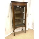 VINTAGE OAK GLASS DISPLAY CABINET WITH THREE SHELVES 132 X 59CM