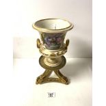 19TH CENTURY DERBY PORCELAIN GILT AND FLORAL HAND PAINTED 2 HANDLED URN SHAPE VASE, 19 CMS, ON A