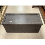 VINTAGE WOODEN LIDDED STORAGE BOX 76 X 33CM