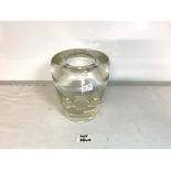 LARGE CLEAR ART GLASS MARKED LEERDAM TO BASE 18CM