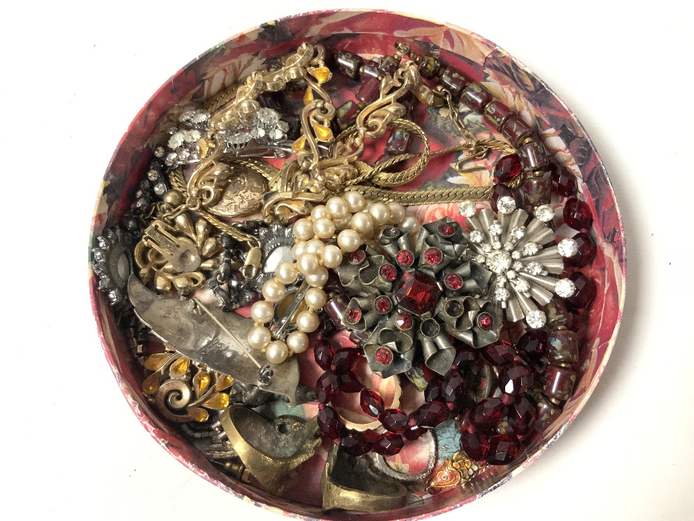 MIXED VINTAGE COSTUME JEWELLERY INCLUDES SIAM SILVER - Image 2 of 3