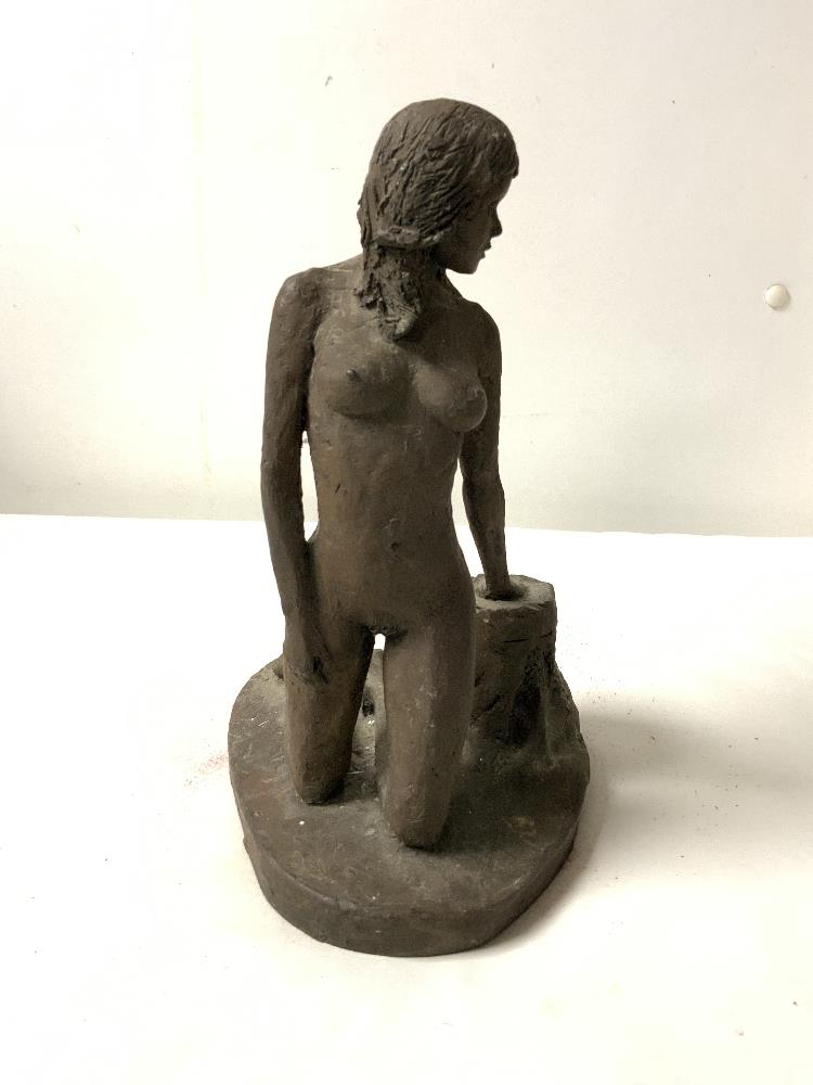 A METAL BRONZED SCULPTURE OF A NUDE LADY, SIGNED C GOULD, 27 CMS. - Image 2 of 4