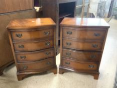 A PAIR OF REPRODUCTION MAHOGANY SERPENTINE FRONTED CHESTS OF 4 DRAWERS, 48X34X68 CMS.