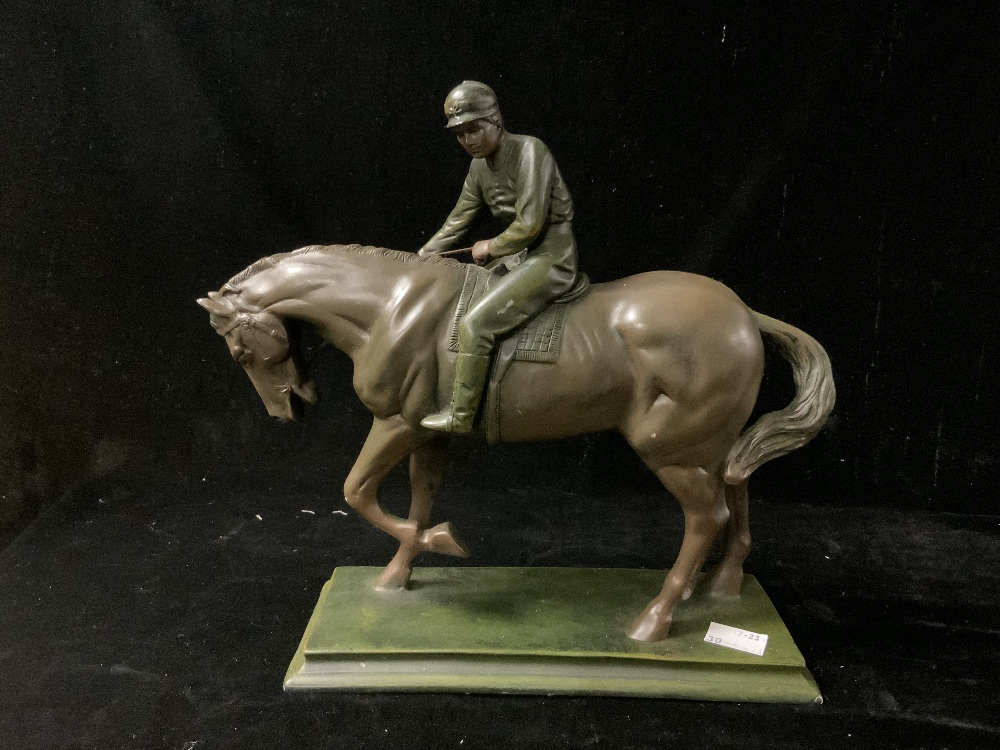 A BRONZED RESIN FIGURE OF A HORSE AND JOCKEY; 28X36 CMS. - Image 2 of 4