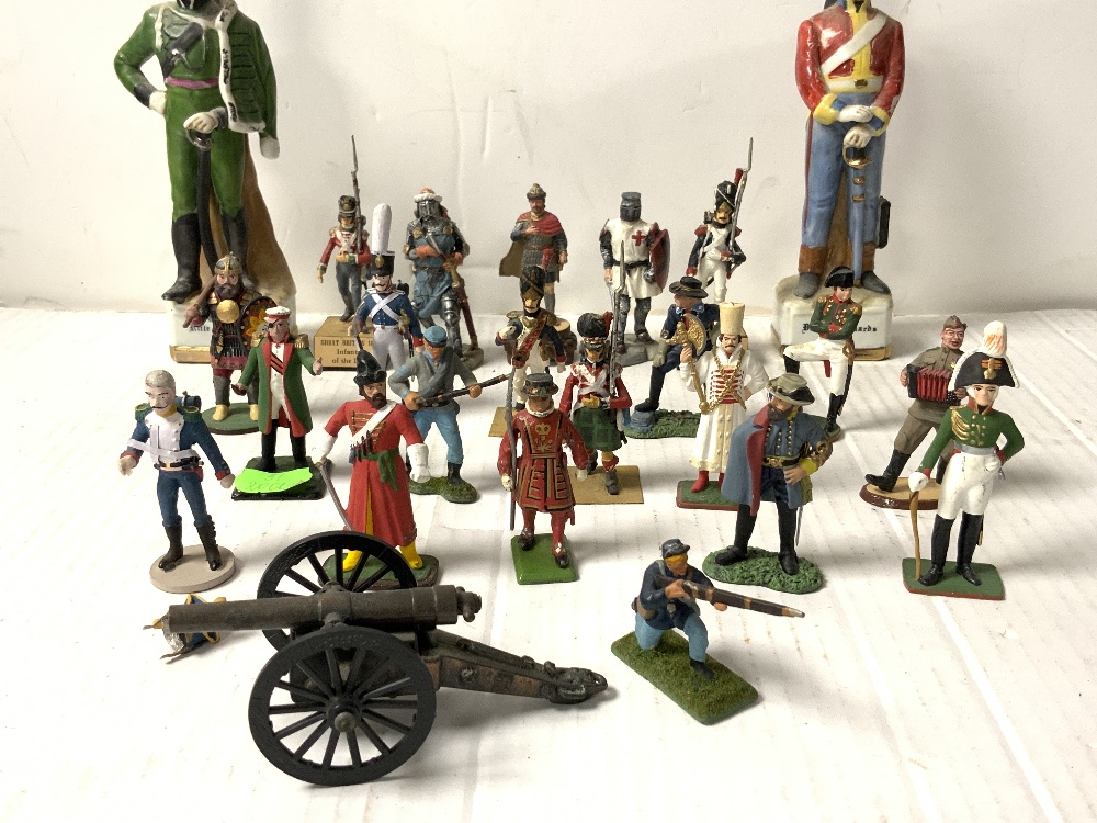 BRITAINS PAINTED LEAD SOLDIERS AND OTHERS AND TWO PORCELAIN FIGURES OF OFFICERS. - Image 2 of 4