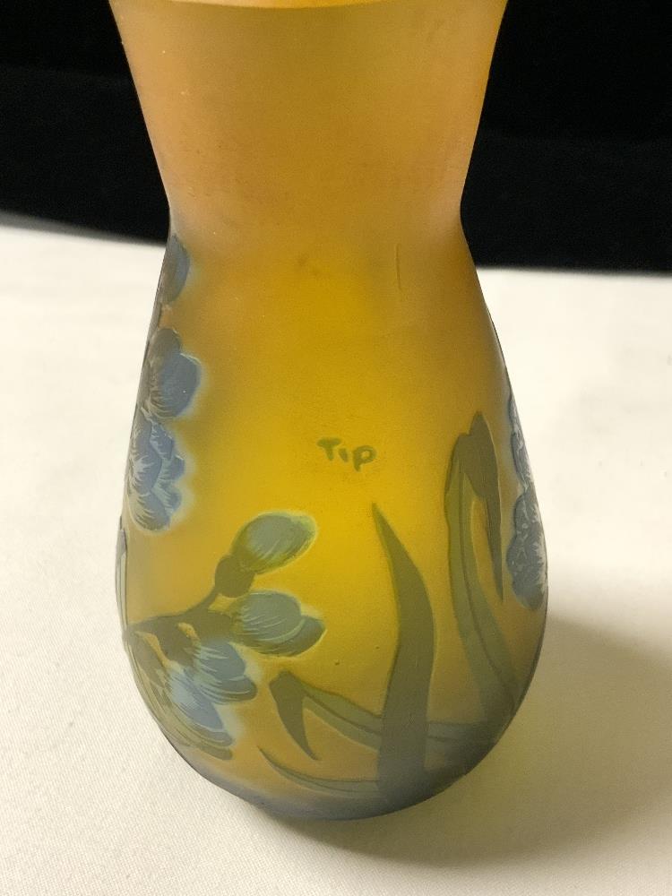 SMALL ART GLASS VASE MARKED GALLE YELLOW BLUE AND GREEN; 13.5CM - Image 3 of 5