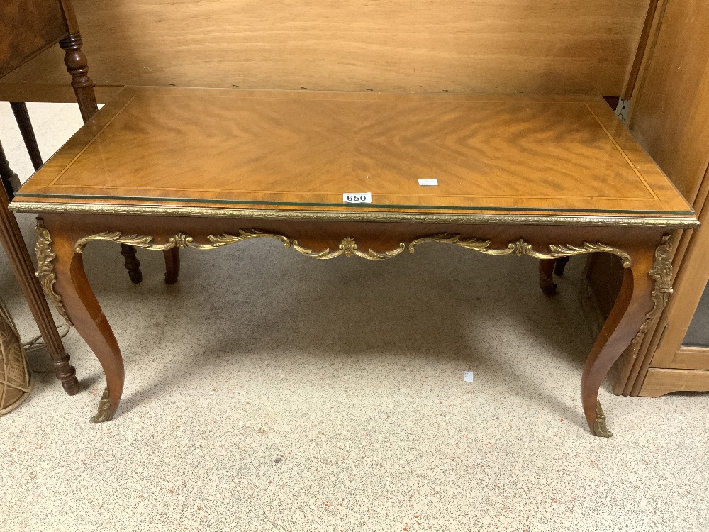 A LOUIS XV STYLE KINGWOOD CROSSBANDED COFFEE TABLE; 44X92 CMS. - Image 2 of 3