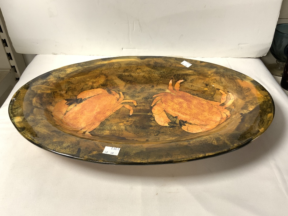 A LARGE OVAL GLAZED CRAB DECORATED DISH; 55X38 CMS. - Image 2 of 5